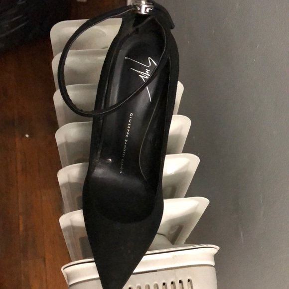 black Giuseppe heels - Picture 2 of 4